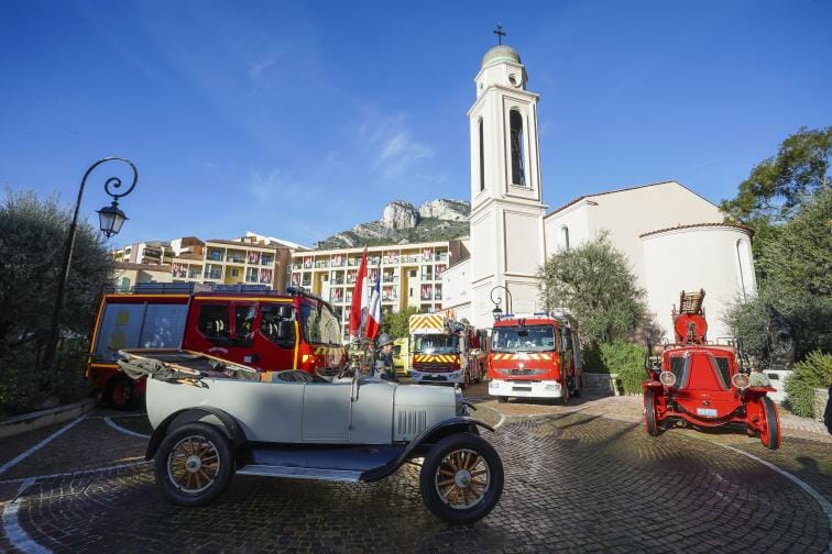 Prince Albert unveils Tribute Statue to Monegasque Firefighters