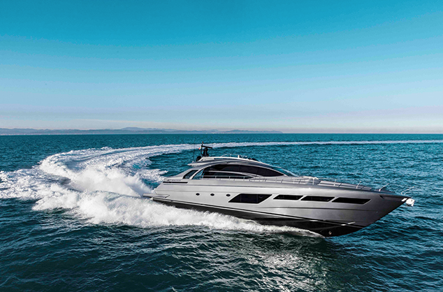 New Pershing 8X: The Carbon Fibre Revolution