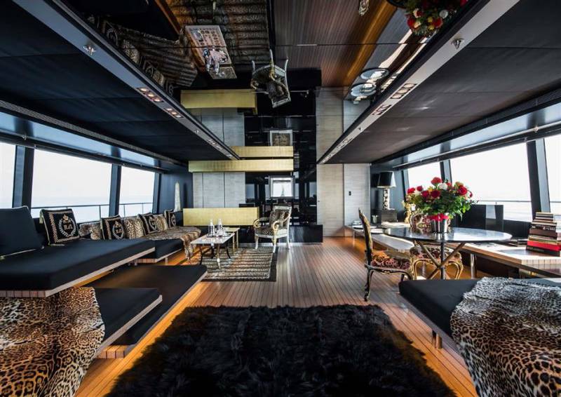 Regina- Inside Dolce and Gabbana's 50m yacht asking €18 million