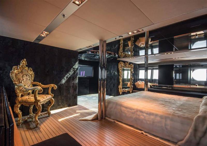 Regina- Inside Dolce and Gabbana's 50m yacht asking €18 million