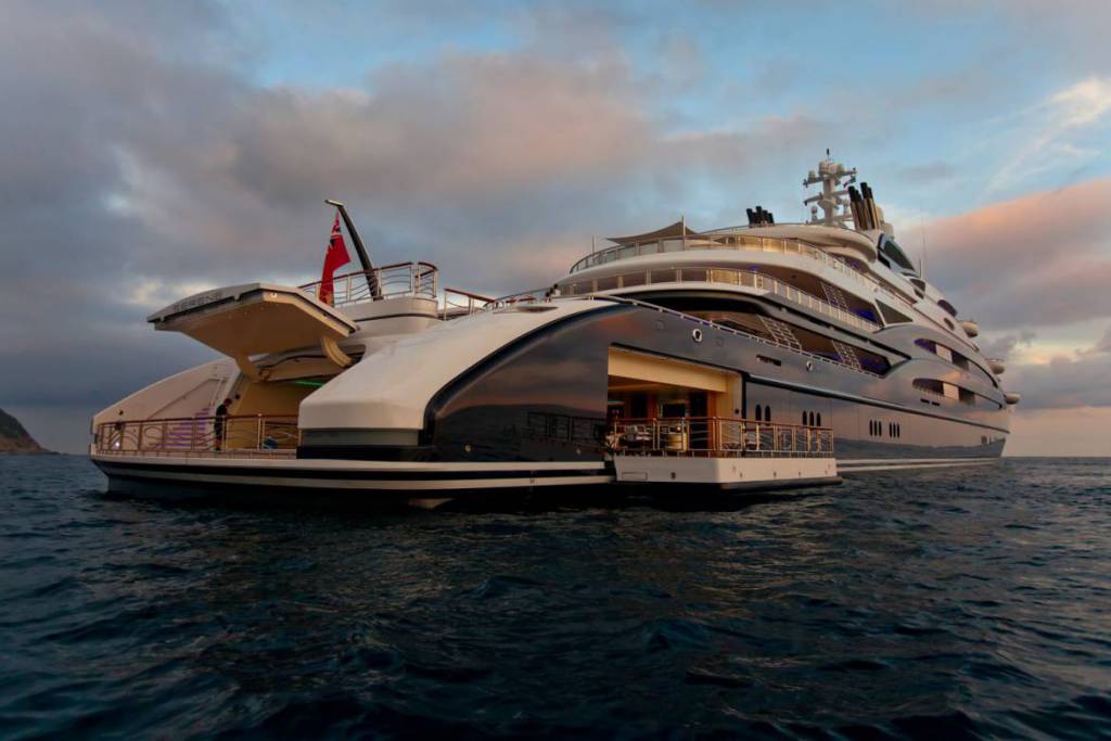Is a $450 million Leonardo da Vinci placed aboard 134m superyacht