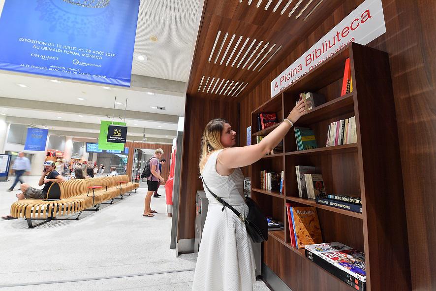 New book exchange library at Monaco station