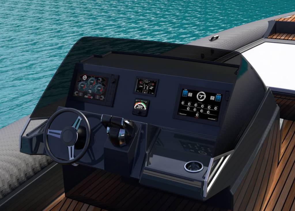 Superfast 103-knot tender 38 Grand Sport presented by Technohull