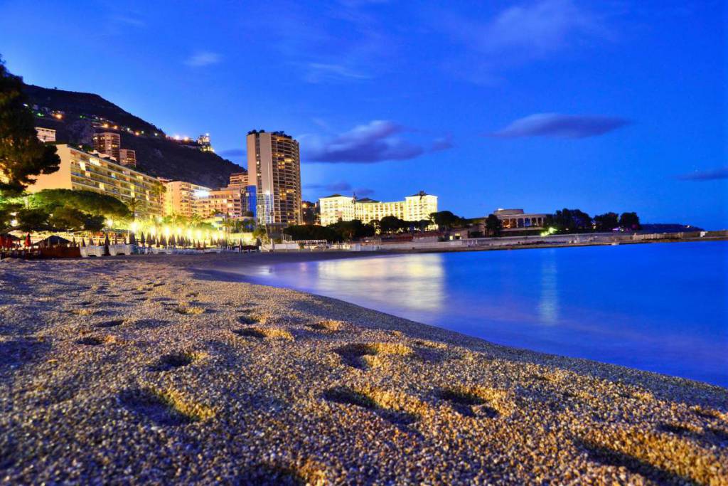 Enjoy Larvotto Beach before Renovations