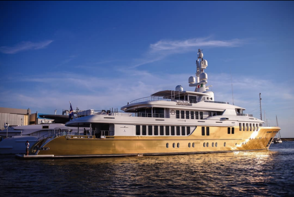 EUR 18 million superyacht Belami wrapped in 600sqm of gold