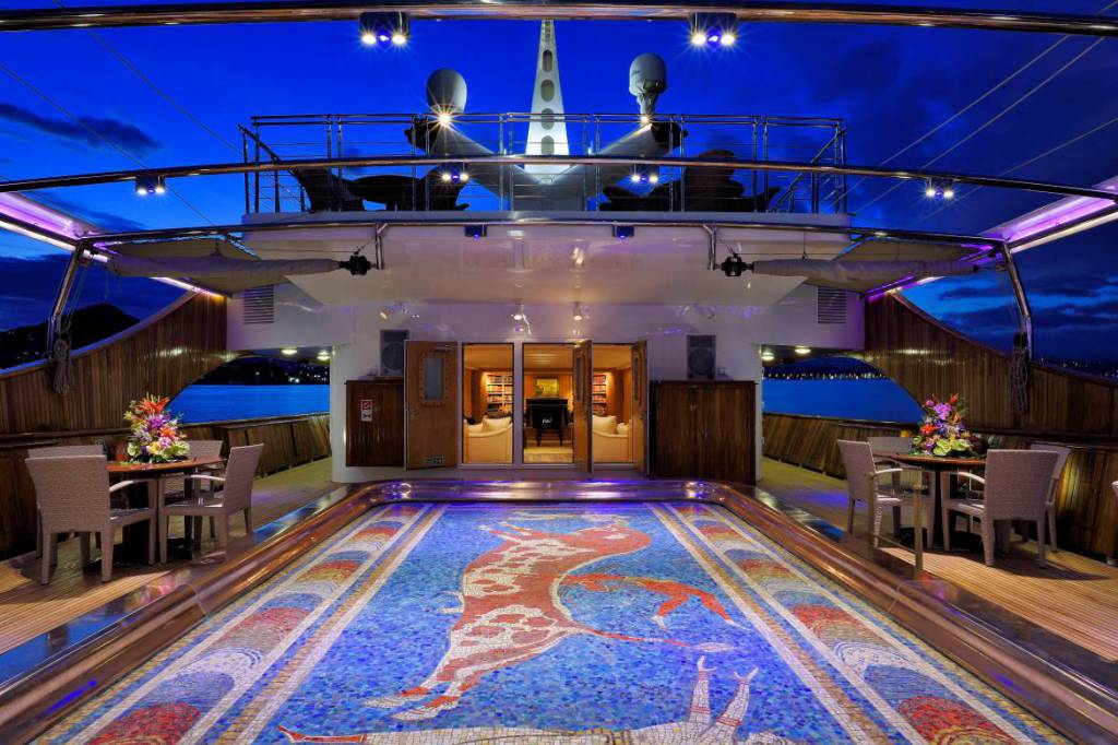 Heidi Klum weds on Jackie Kennedy’ and Aristotle Onassis’ superyacht Christina O