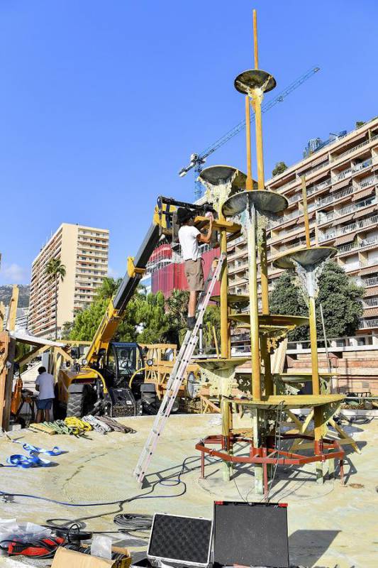 Dismantling the Guy Lartigue Fountain in Larvotto