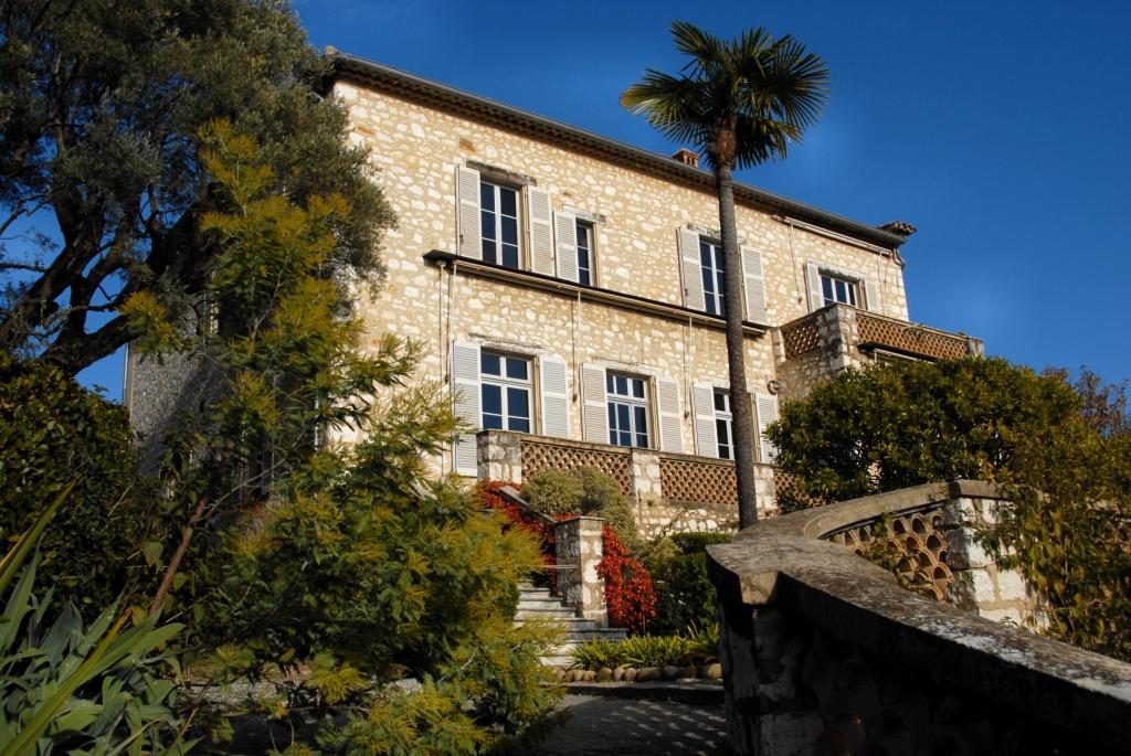 Prince Albert lends Renoir Painting to Collettes Villa