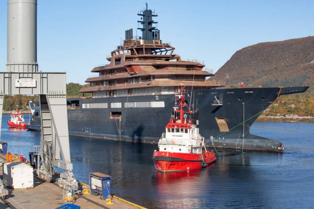 REV: the largest explorer vessel in the world moved to Norway