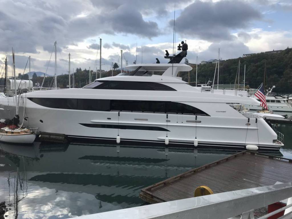 38m superyacht Westport 125 slams into a dock and damages vessels in Washington
