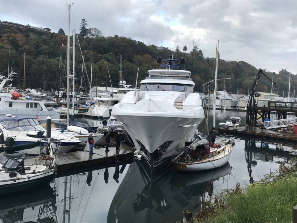 38m superyacht Westport 125 slams into a dock and damages vessels in Washington