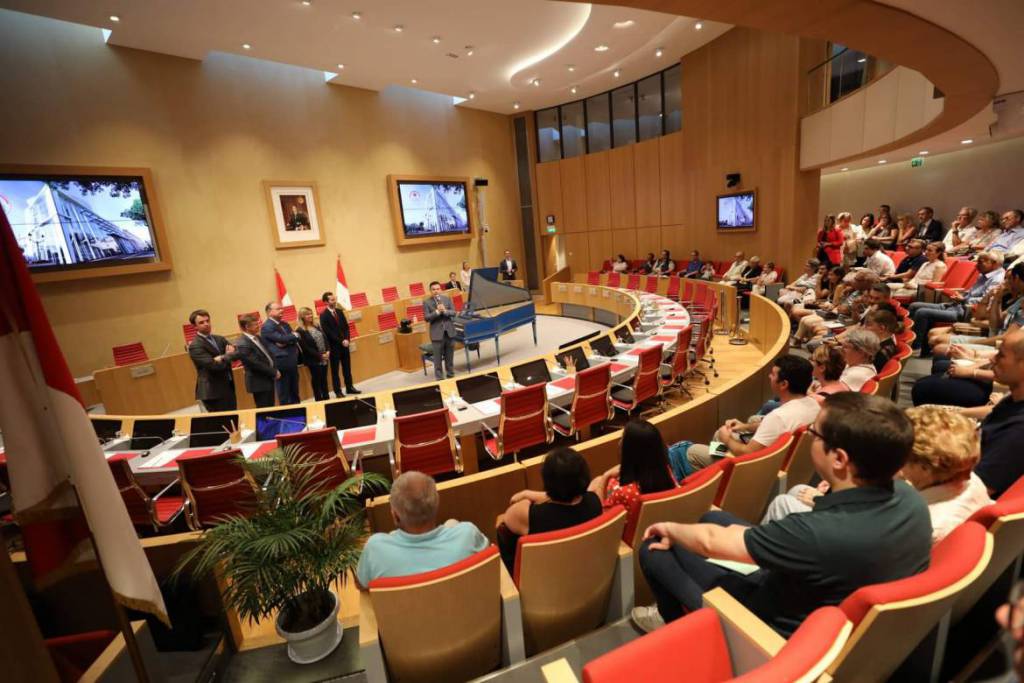 The Conseil National Passes the Budget Amendment