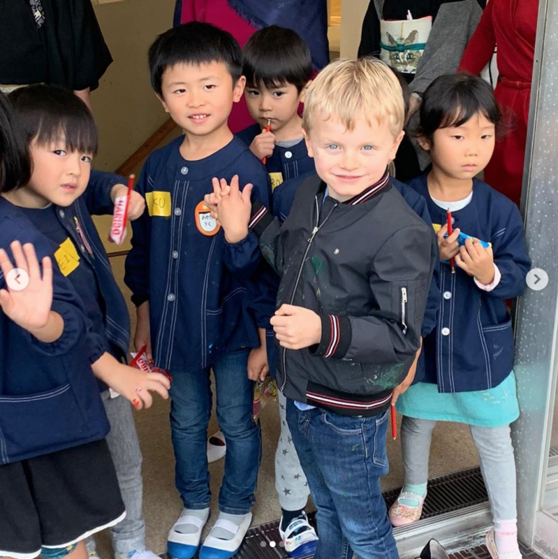 Princely Family visit a School in Japan