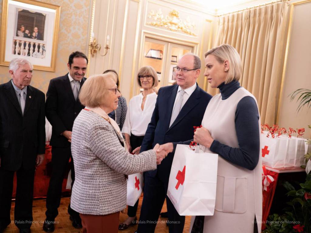 Princely Couple gives out Gifts for Red Cross