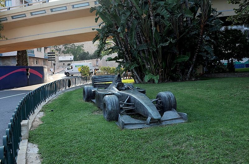 Statue of David Coulthard’s F1 car