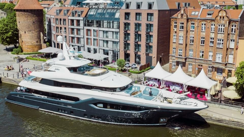 superyacht Viatoris