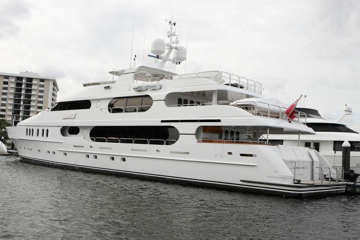 47-metre yacht Privacy