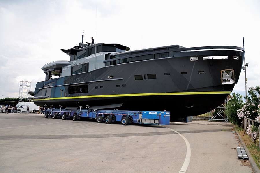 31-metre superyacht RJ