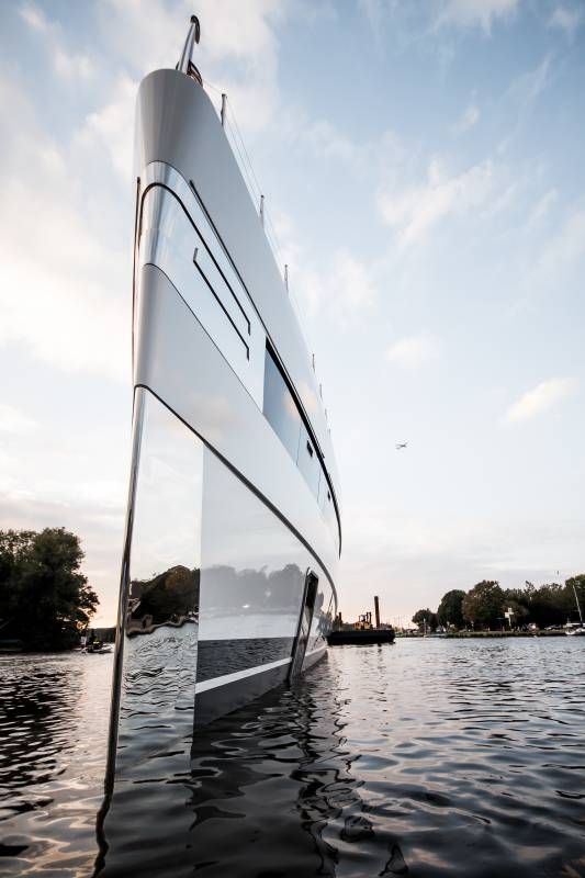 Sensational 93-metre Feadship unveiled for first time