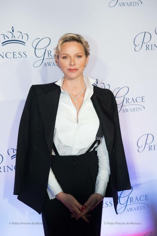 Princess Charlene awards Tim Daly at Princess Grace Gala