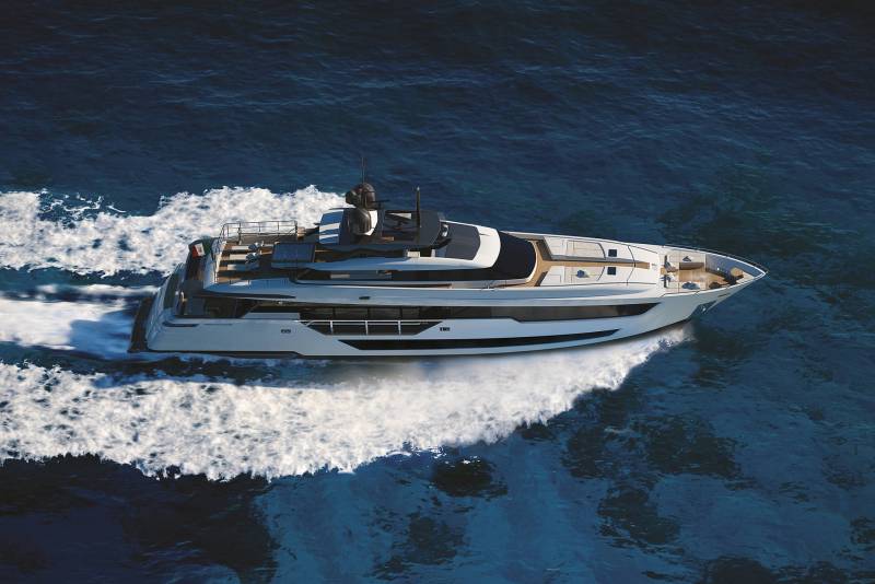 The striking technological invention on custom line 120’ is honoured at the 2018 Boat Builder Awards