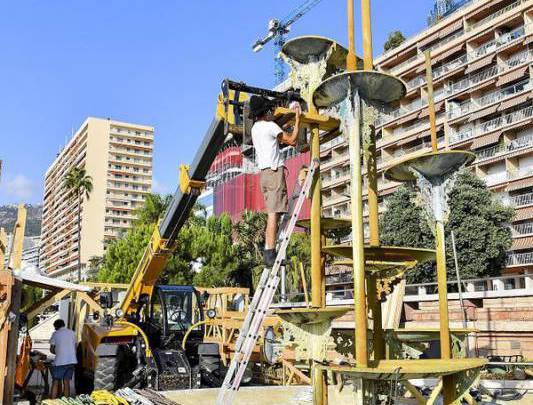 Dismantling the Guy Lartigue Fountain in Larvotto