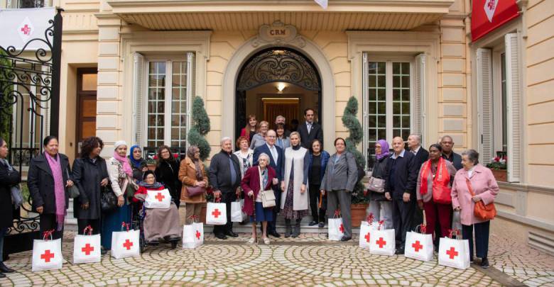 Princely Couple gives out Gifts for Red Cross