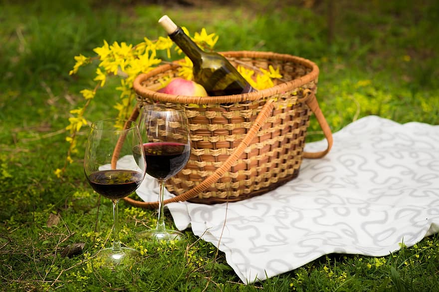 Festive Picnics every Thursday at Place du Casino Gardens