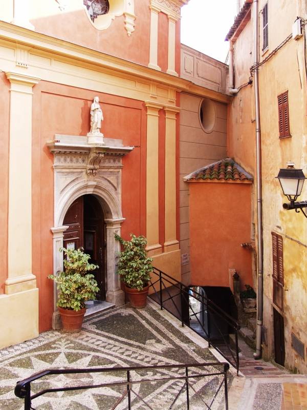 Roquebrune-Cap-Martin: a small town with a great history