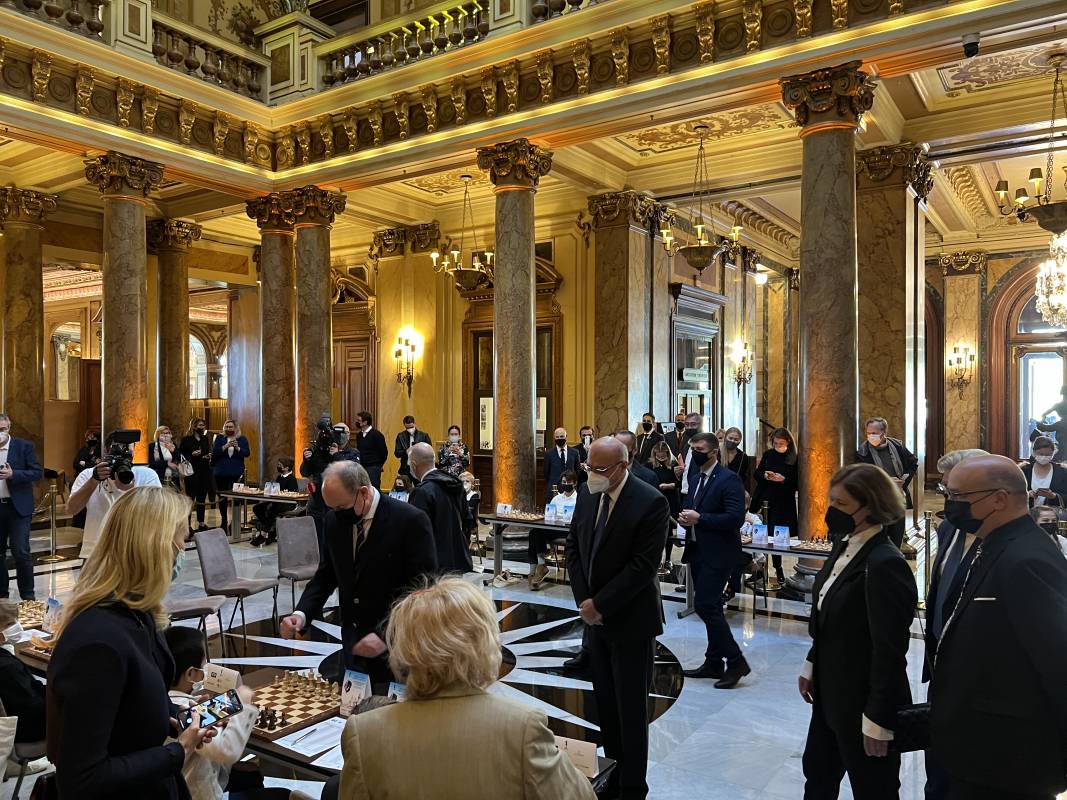 Prince Albert I simultaneous checkmated Game of Chess in Monte-Carlo Casino