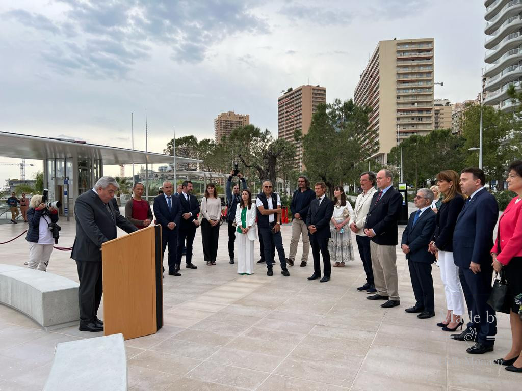 Albert II unveils Lartigue Fountain’s return to Larvotto