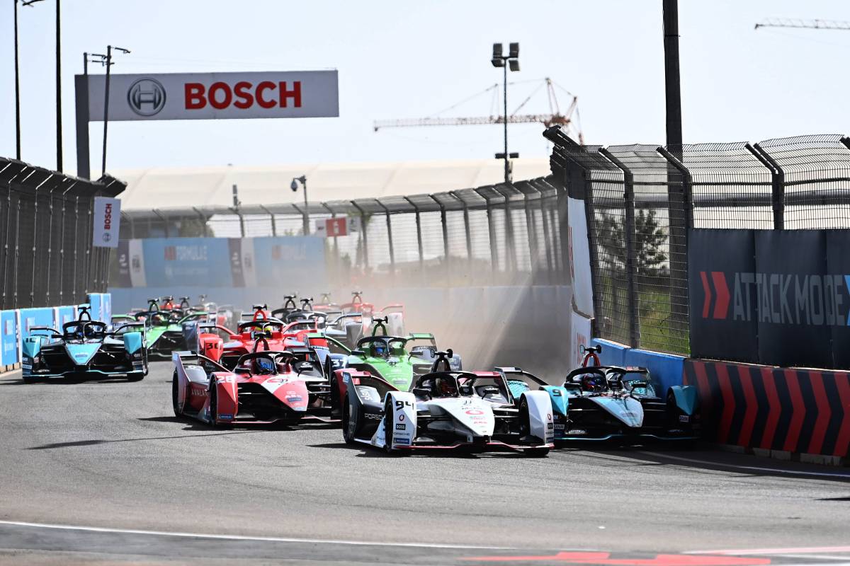 A Double Lead for Surging Venturi in the ePrix Championships