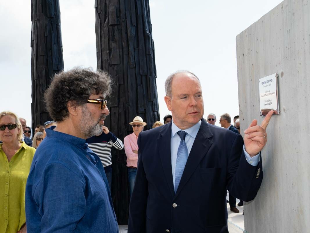 Prince Albert Inaugurates the immense “Three Elements” sculpture at Mareterra