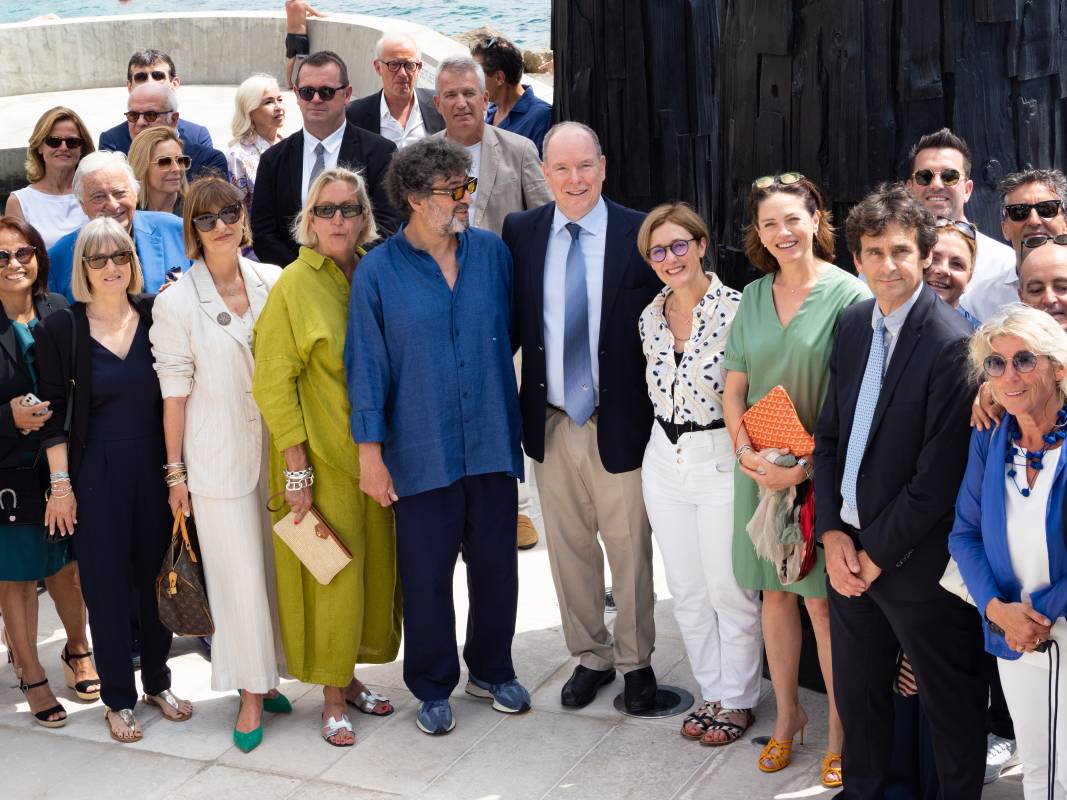 Prince Albert Inaugurates the immense “Three Elements” sculpture at Mareterra