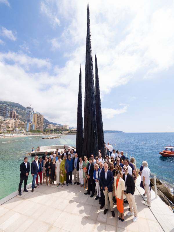 Prince Albert Inaugurates the immense “Three Elements” sculpture at Mareterra