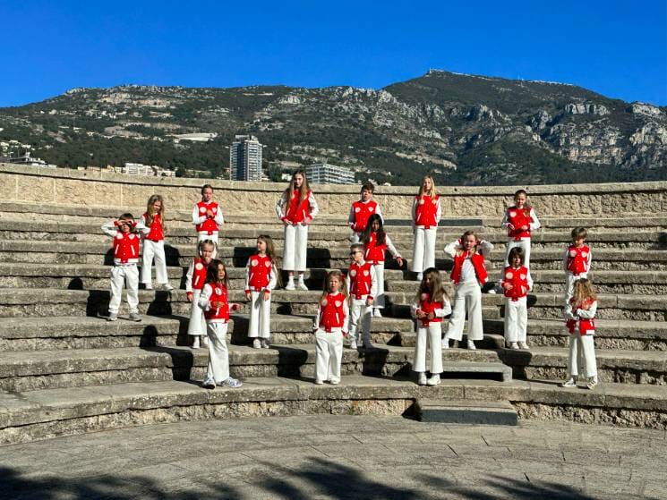 Alisa Sveshnikova's International Choir School