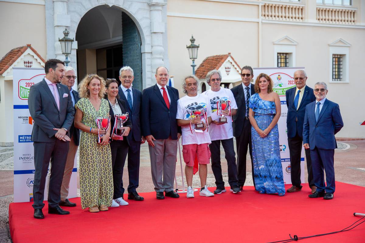 Winners of the 9th Riviera Electric Challenge arrive on the Princely Palace