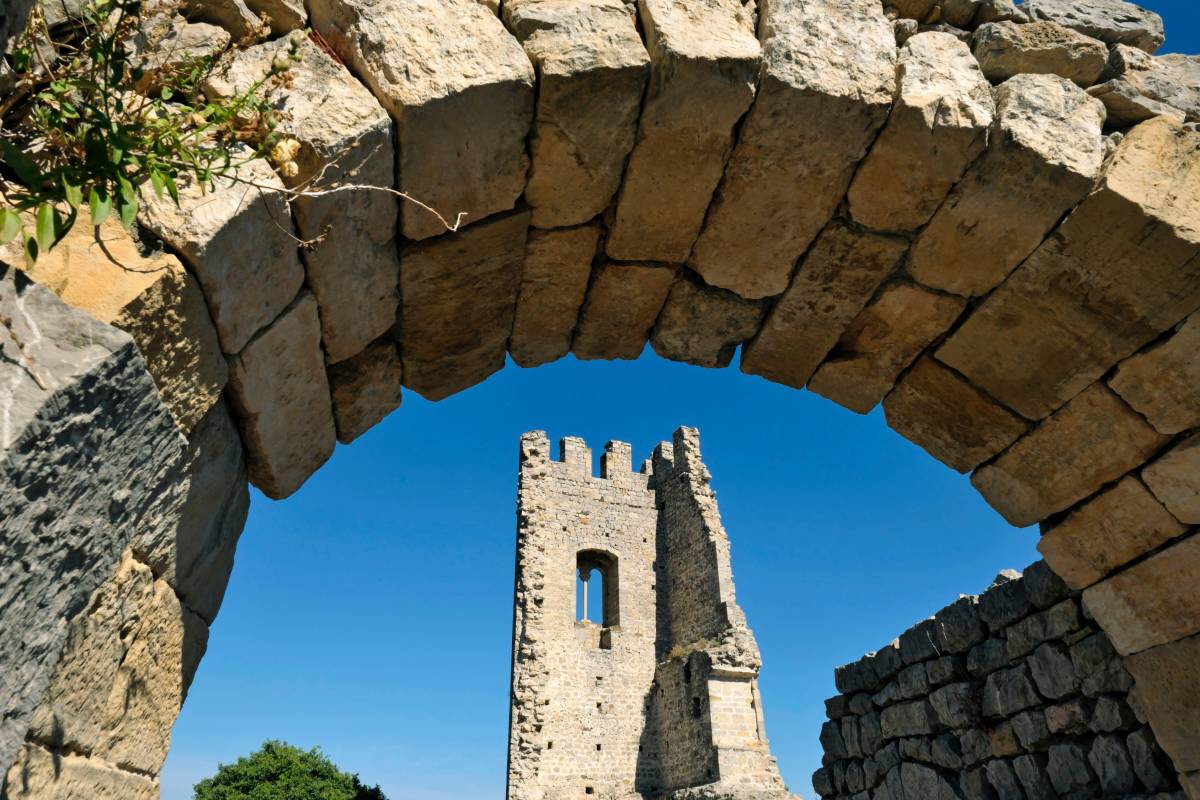 castle in Ollioules