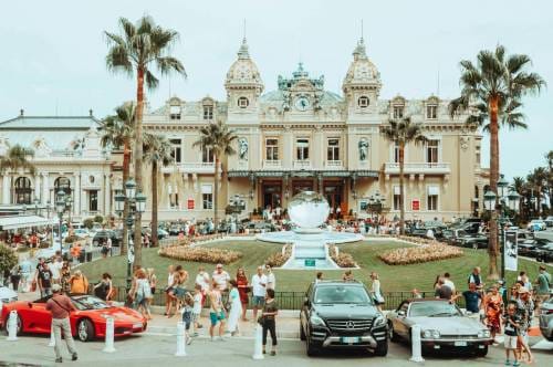 The Monte Carlo Method: Betting Strategies Inspired by Monaco's Elite Gamblers