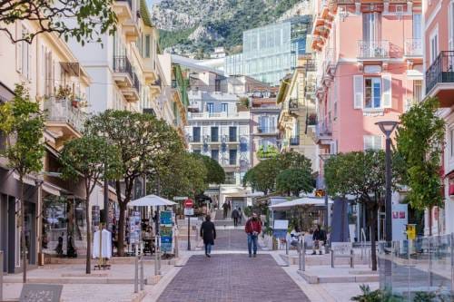 Princess Caroline Street: did you know to which of the Grimaldis it owes its name?
