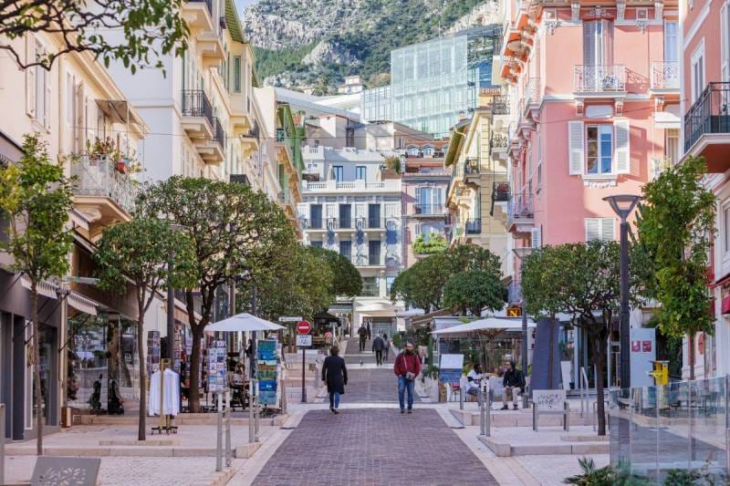 Princess Caroline Street: did you know to which of the Grimaldis it owes its name?