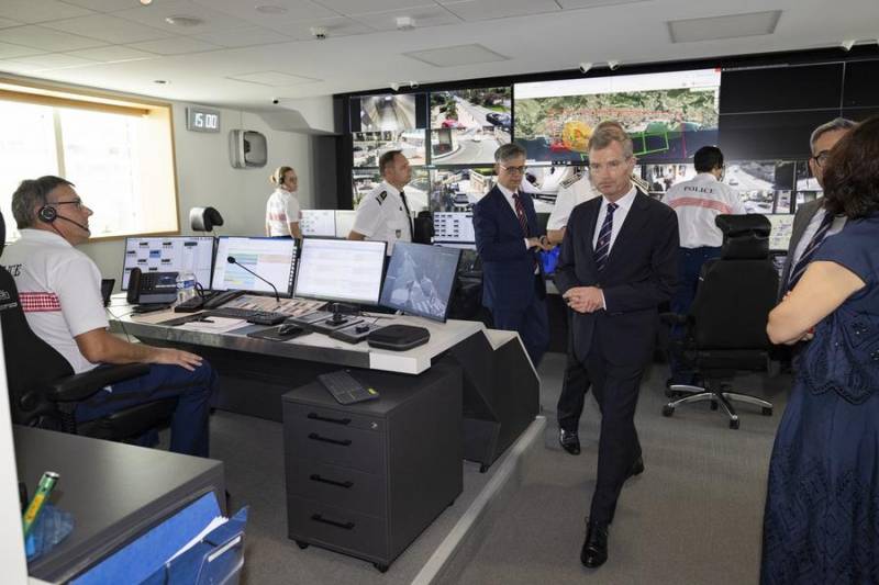 H.E. Mr. Christophe Mirmand visits the Public Security Service
