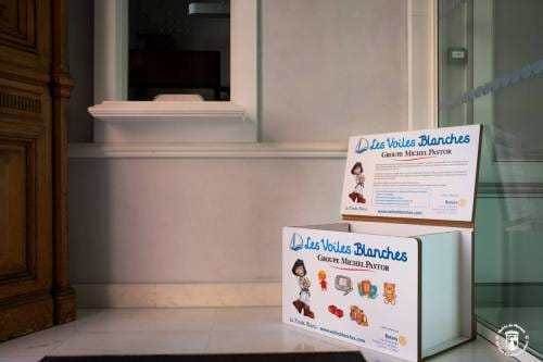 Collecting Toys for Sick Children with “Les Voiles Blanches”
