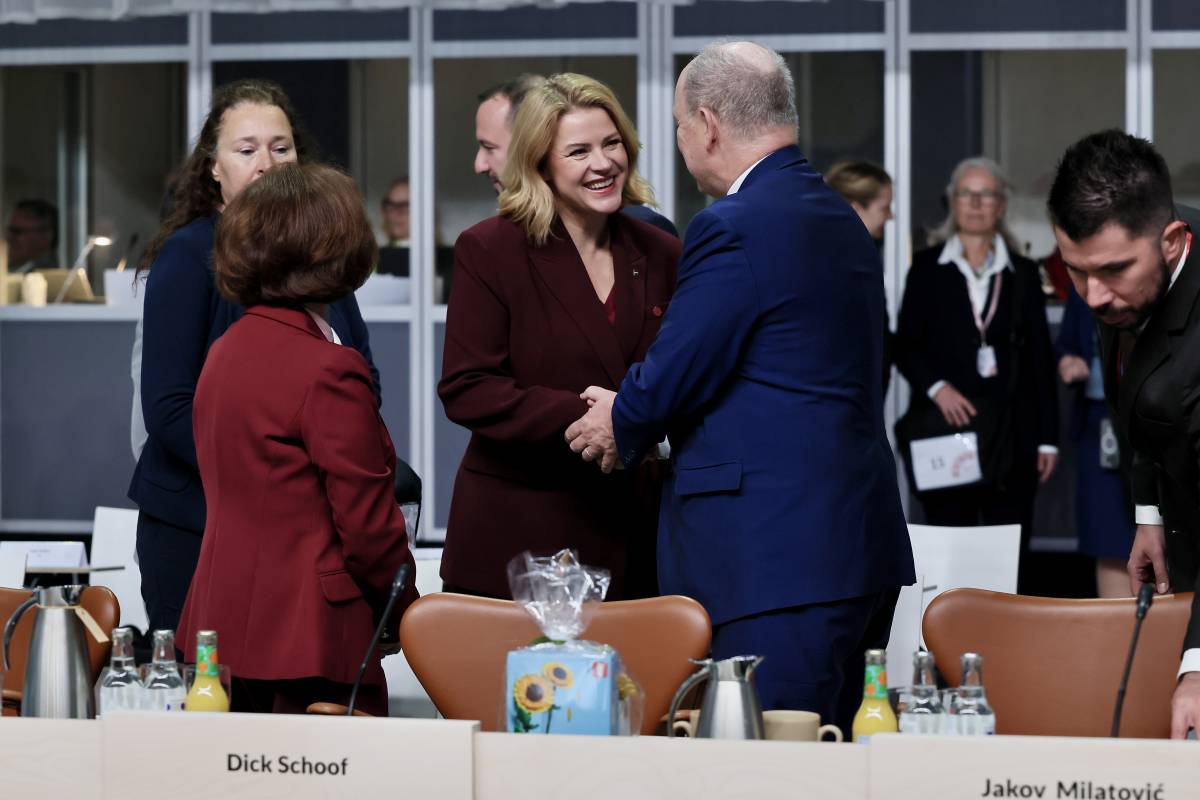 Prince Albert II participates in the European Political Community Summit
