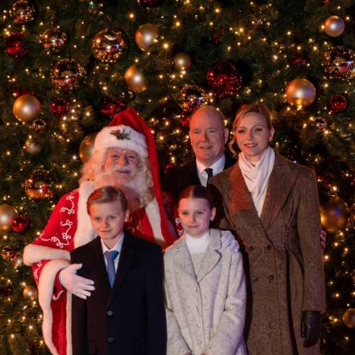 Prince Albert II, Princess Charlene and their twins, Prince Jacques and Princess Gabriella officially kicked off the beginning of the holiday season by lighting up the Christmas tree at the Place du Marché de la Condamine on 27 November at 5 p.m.