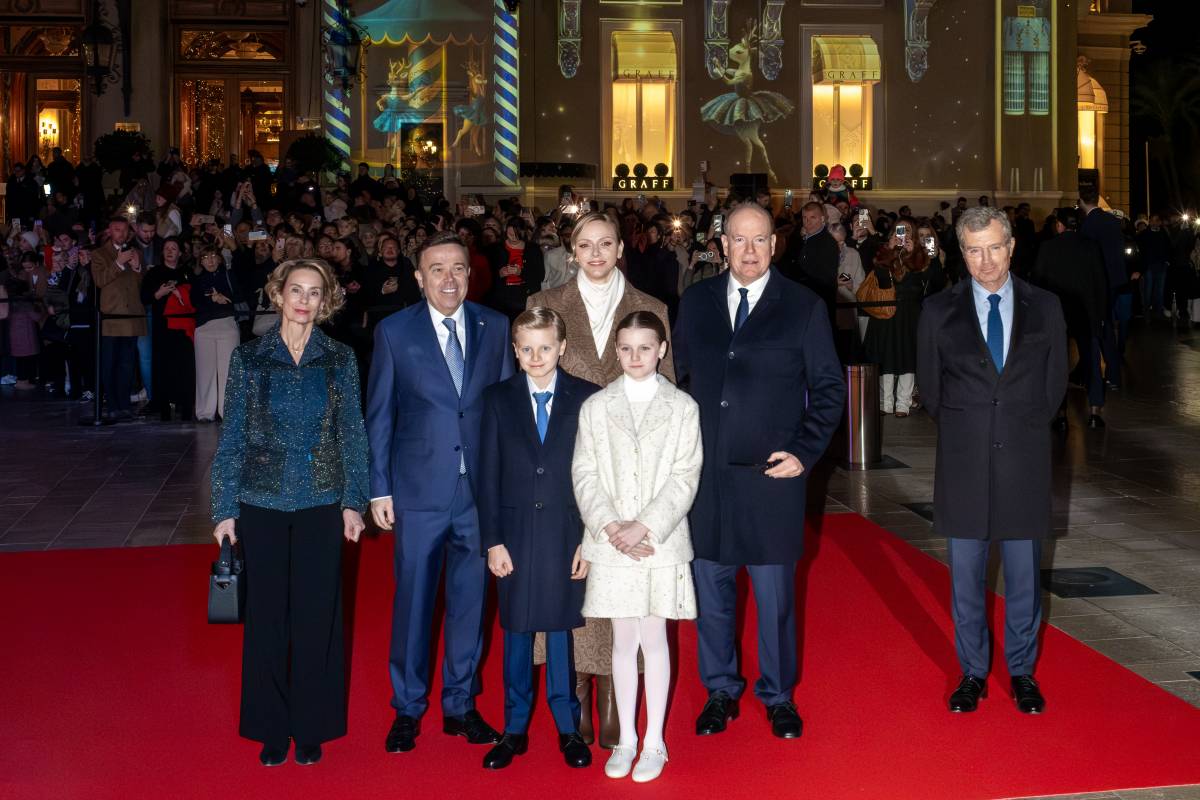 Prince Albert II, Princess Charlene and their twins, Prince Jacques and Princess Gabriella officially kicked off the beginning of the holiday season by lighting up the Christmas tree at the Place du Marché de la Condamine on 27 November at 5 p.m.