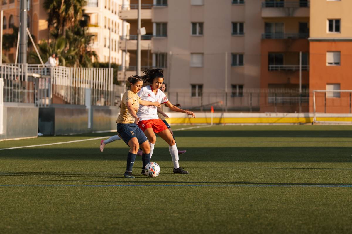 This last Sunday, Monaco United Football Club played the first home match in its history at the Didier Deschamps Stadium in Cap-d’Ail, facing Mougins for the fourth round of the championship.