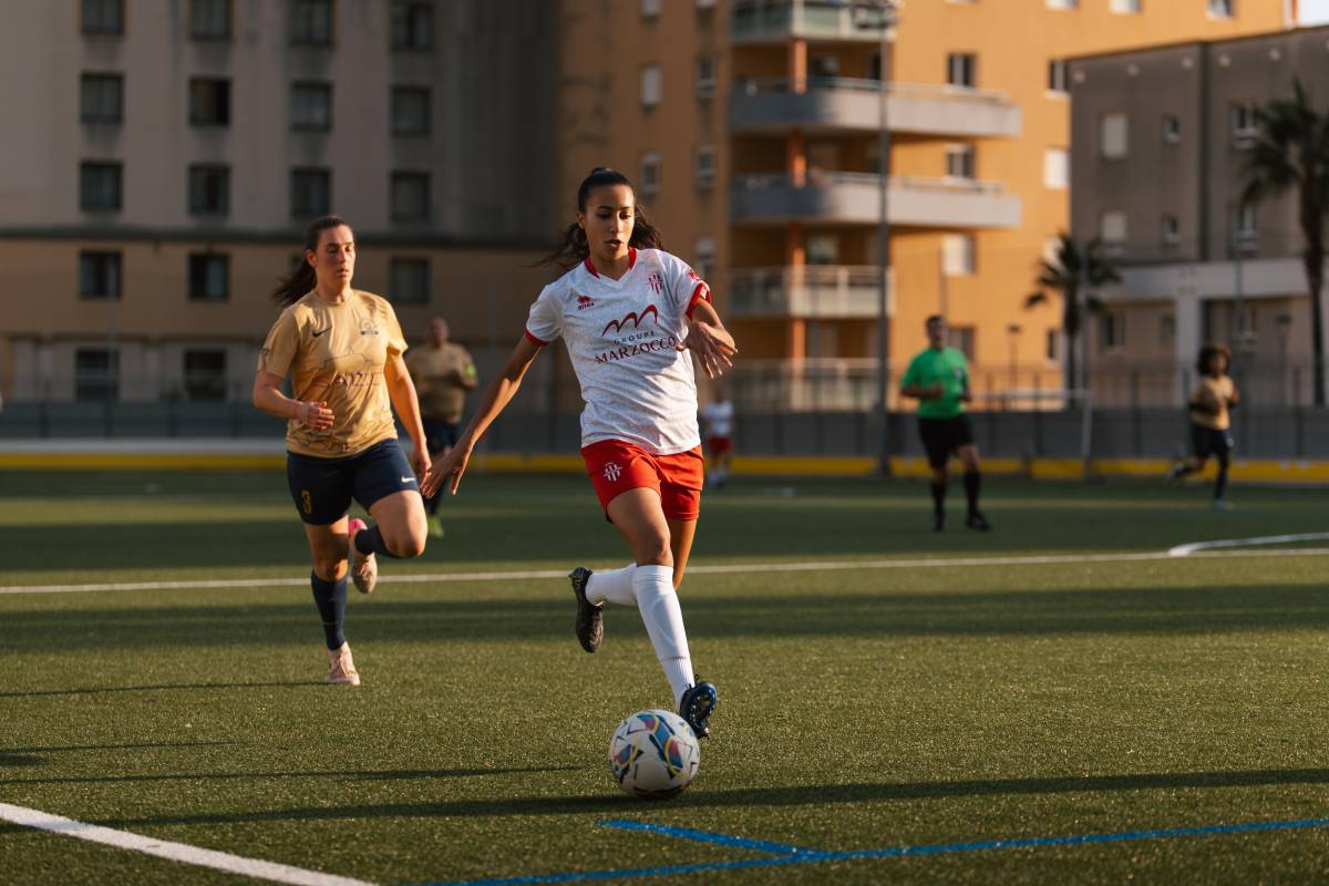 This last Sunday, Monaco United Football Club played the first home match in its history at the Didier Deschamps Stadium in Cap-d’Ail, facing Mougins for the fourth round of the championship.