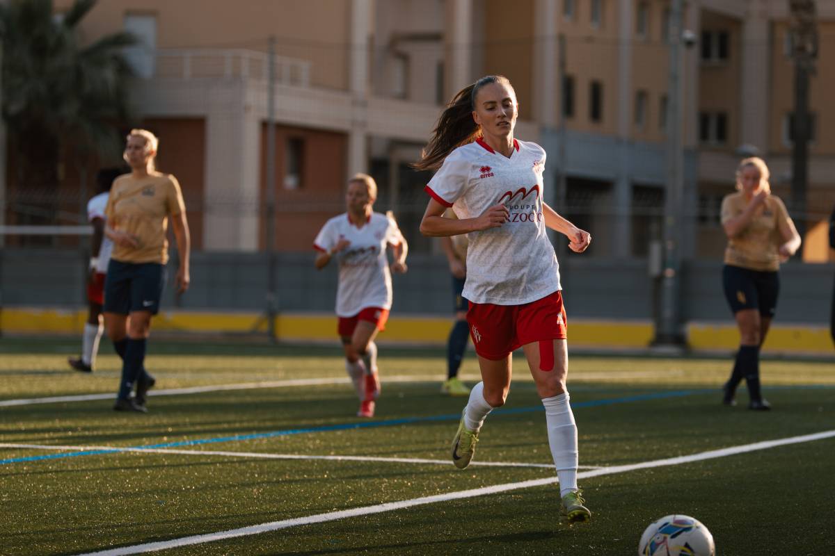 This last Sunday, Monaco United Football Club played the first home match in its history at the Didier Deschamps Stadium in Cap-d’Ail, facing Mougins for the fourth round of the championship.