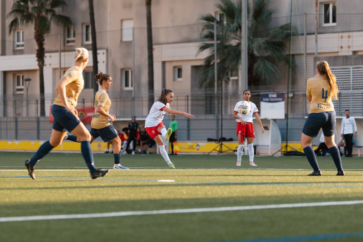 This last Sunday, Monaco United Football Club played the first home match in its history at the Didier Deschamps Stadium in Cap-d’Ail, facing Mougins for the fourth round of the championship.